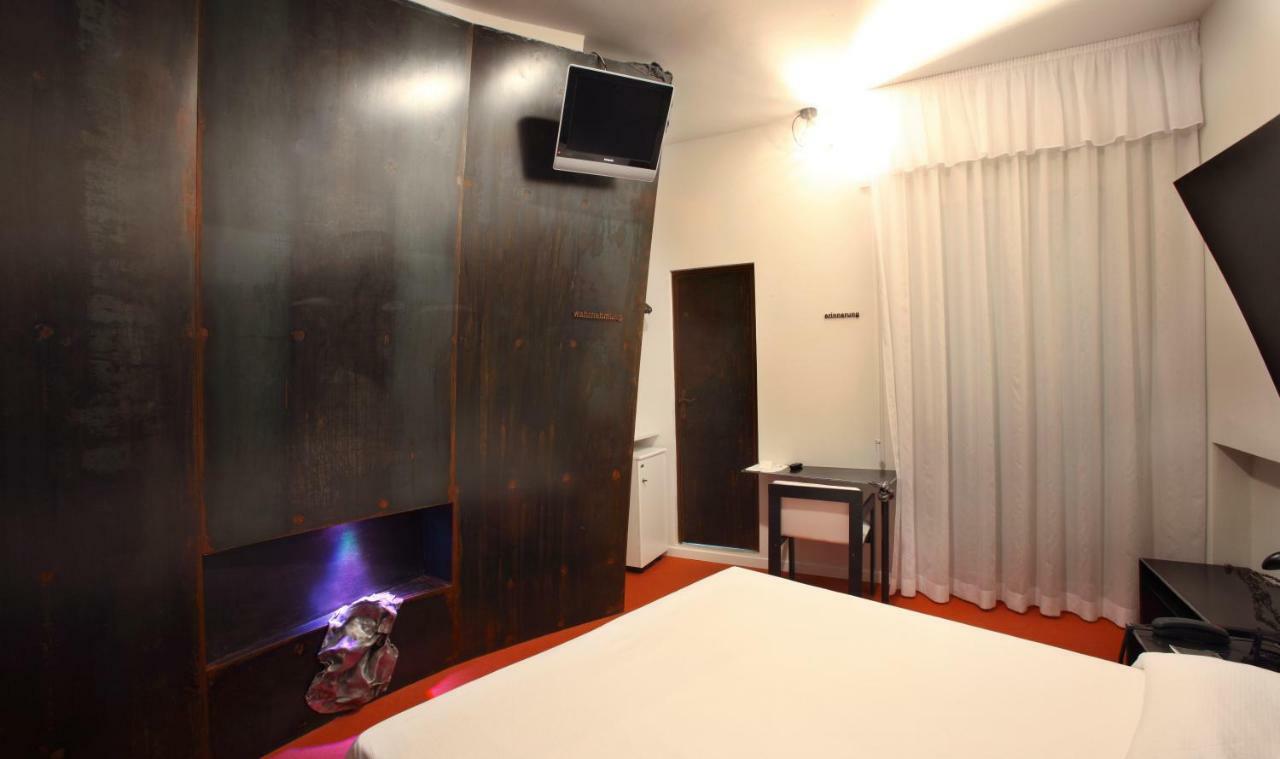 Hotel Alexander Museum Palace Pesaro Exteriör bild